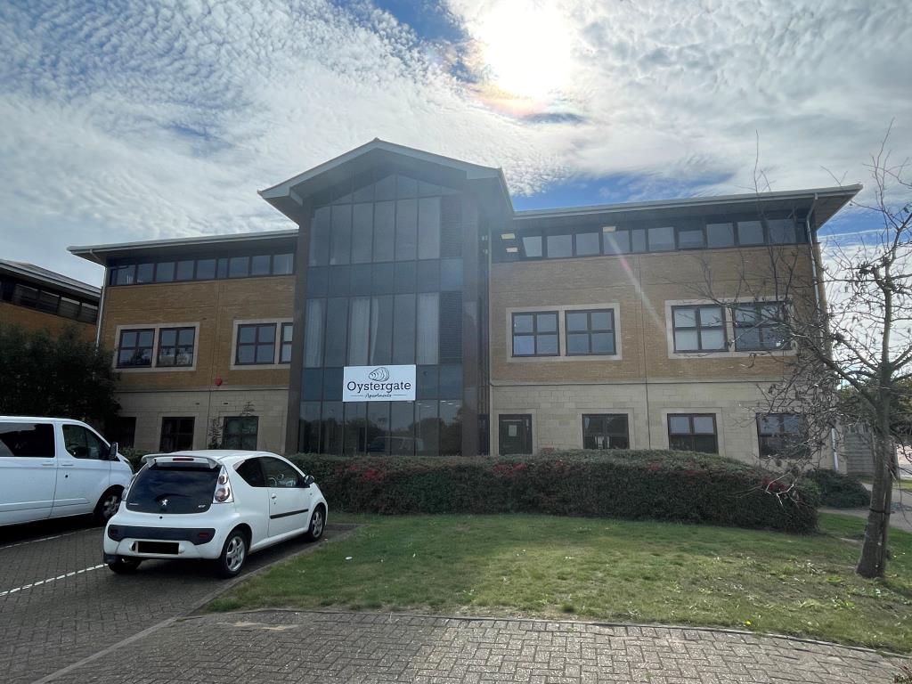 Lot: 126 - HEAD LEASEHOLD INVESTMENT - Detached block of flats